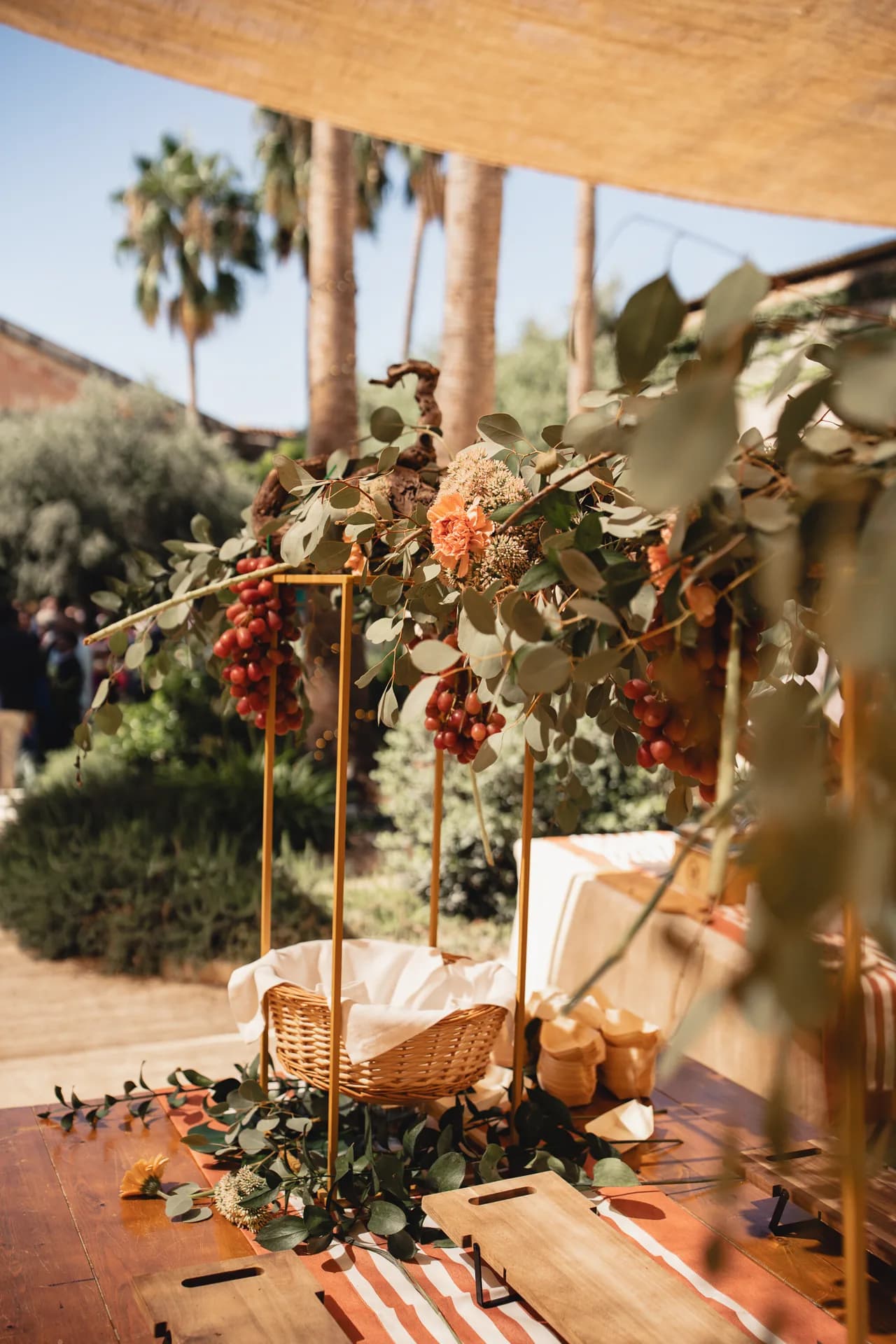 Composición de mesa y decoración para invitados