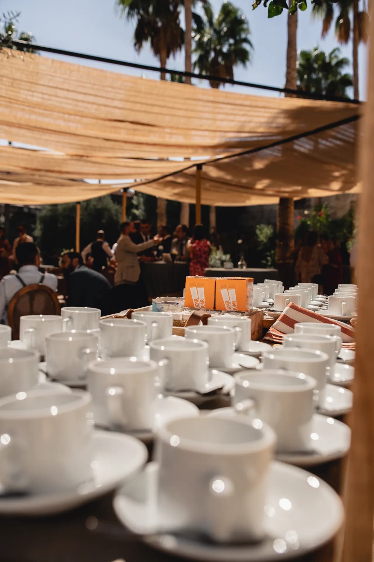 Estación de cafés preparada para un evento